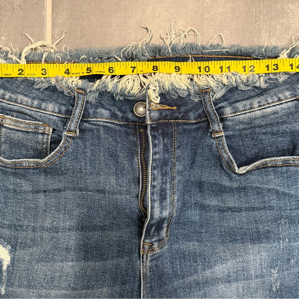 Distressed Risen Jeans - Picture 6 of 6